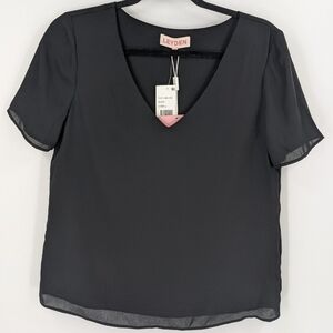 NWT LEYDEN V-neck Short Sleeve Top